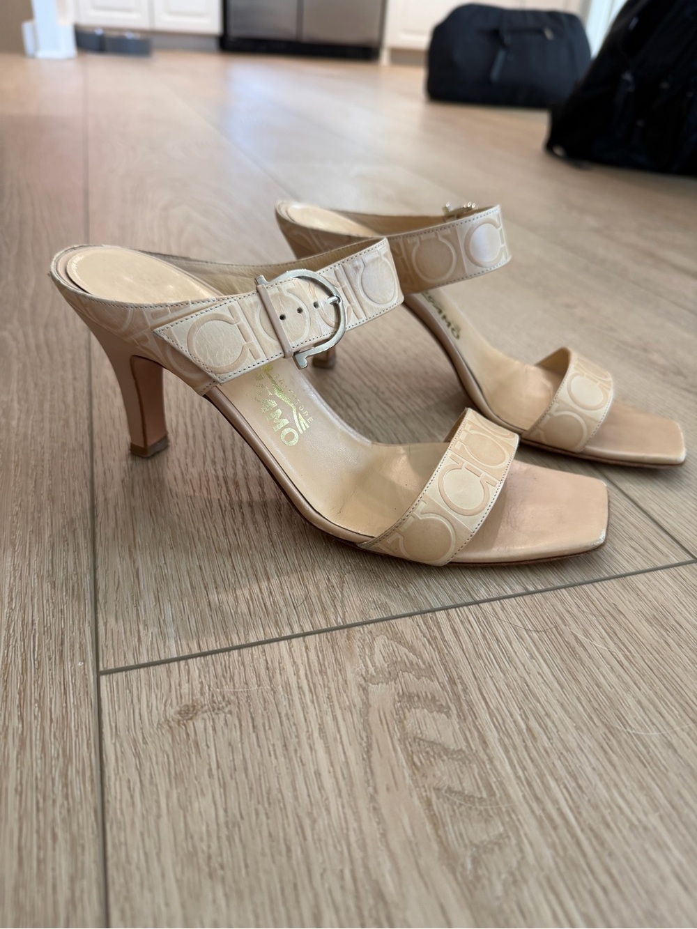 Ferragamo sandals size 8.5 gancini logo